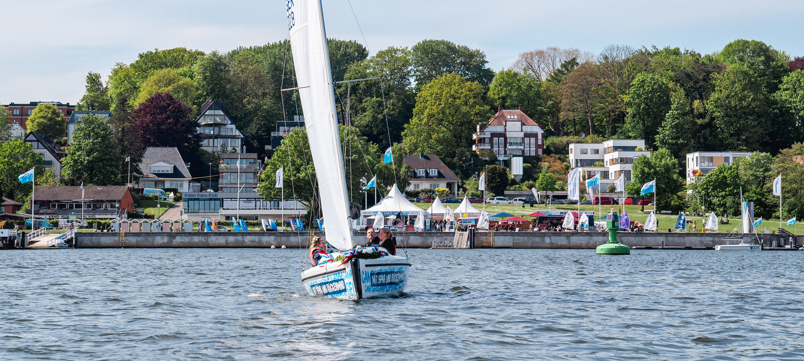 Segelboote im Segelcamp