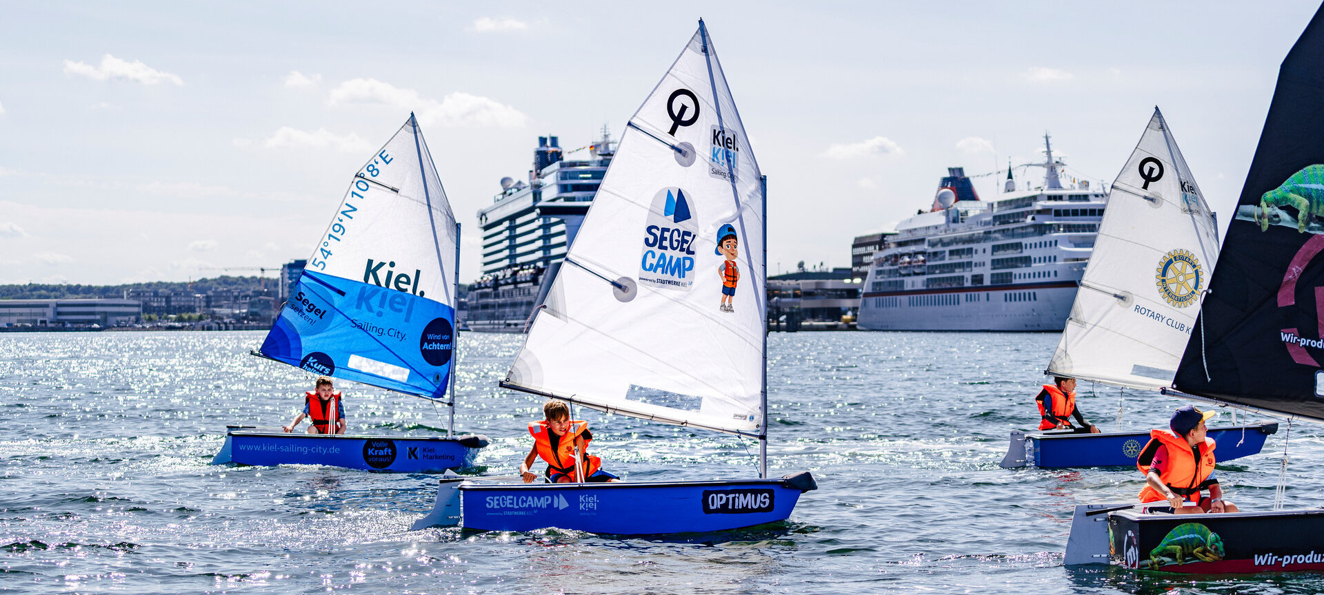 Kinder vom Segelcamp in Optis auf der Förde