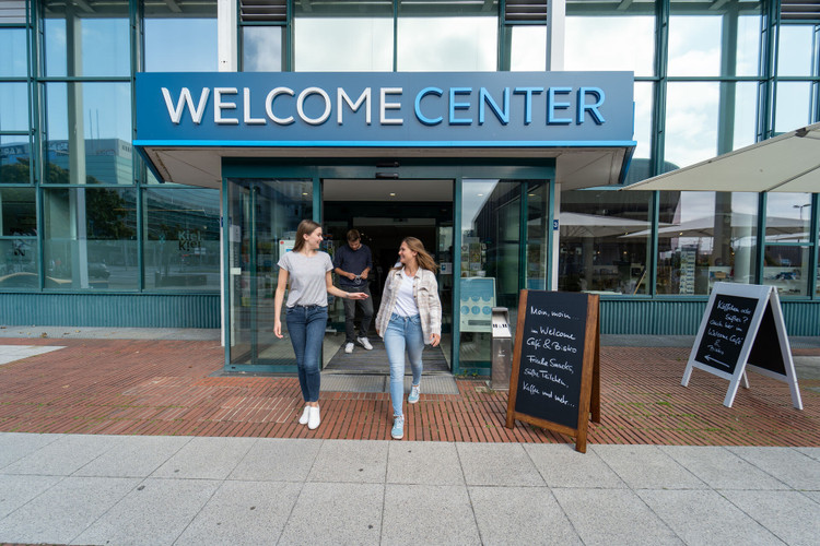  Du hast noch Fragen rund um Kiel, das touristische Angebot oder Sightseeing-Spots? Dann besuche unser Welcome Center!