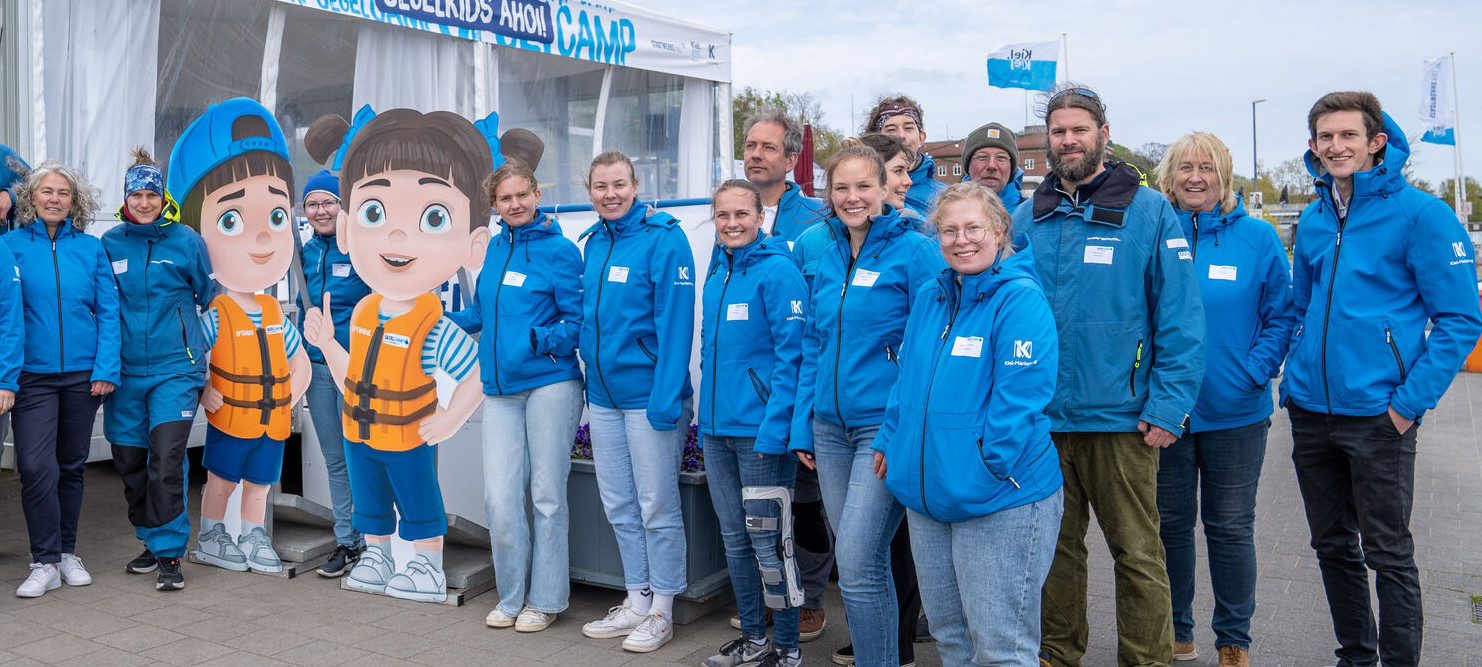 Crew des Segelcamps an der Kiellinie